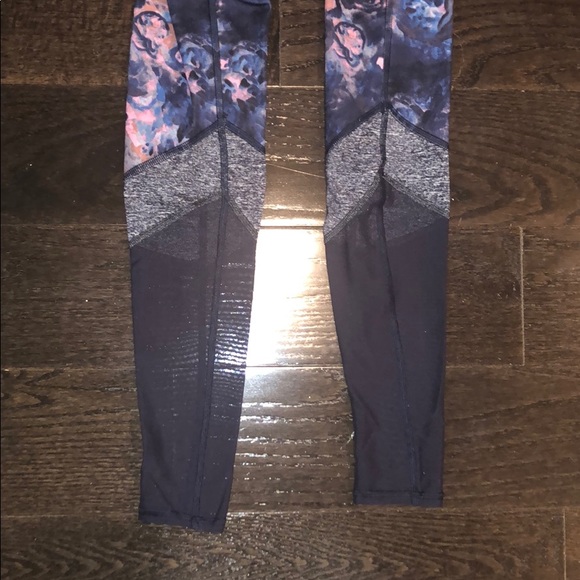Floral lululemon leggings - Picture 7 of 7